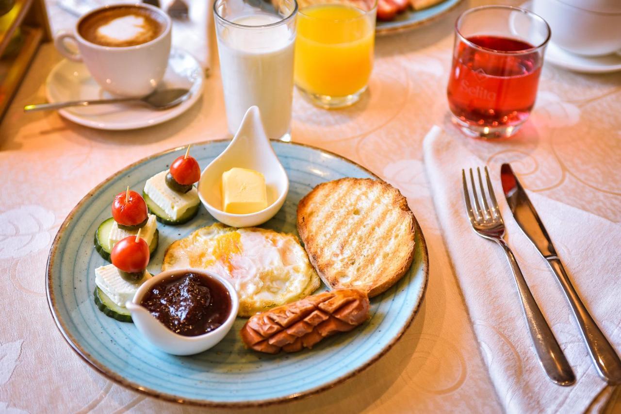 Hotel Jurgen Rinas Екстериор снимка
