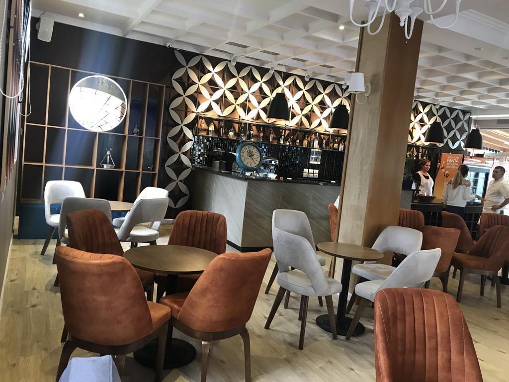 Hotel Jurgen Rinas Екстериор снимка