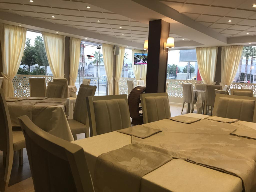 Hotel Jurgen Rinas Екстериор снимка